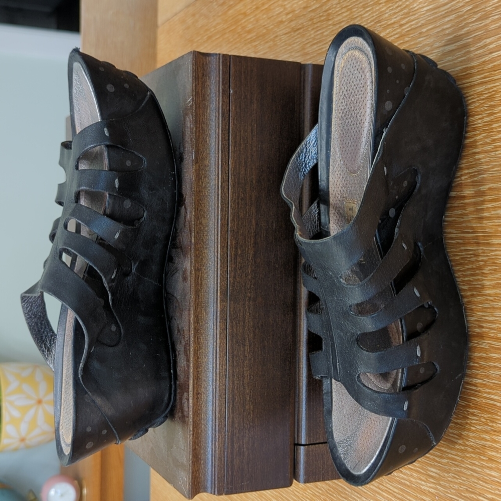 Tsubo black leather platform sandals "Sirona" Size 9.5